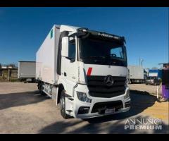 Actros 2545 e6 cassa frigo 8.65 t carne frc 06-26