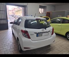 Toyota Yaris 1.0 benzina unico prop 2013 - 8