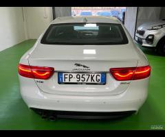 Jaguar XE 2.0 D 180 CV Portfolio - 5