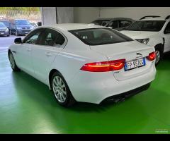 Jaguar XE 2.0 D 180 CV Portfolio - 6