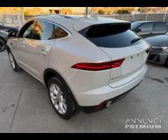 Jaguar E-Pace 2.0D 180 CV AWD aut. R-Dynamic S - 5