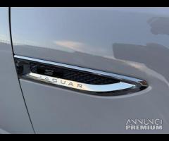 Jaguar E-Pace 2.0D 180 CV AWD aut. R-Dynamic S - 8