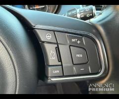 Jaguar E-Pace 2.0D 180 CV AWD aut. R-Dynamic S - 15