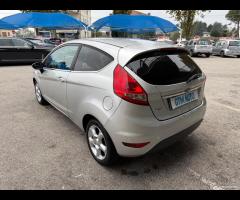 Ford Fiesta 1.4 TDCi 70CV 3 porte - Neopatentati - 6