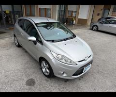 Ford Fiesta 1.4 TDCi 70CV 3 porte - Neopatentati - 11