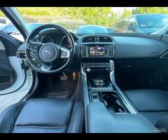 Jaguar XE 2.0 D 180 CV Portfolio
