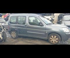 Ricambi Citroen Berlingò 1.6 D del 2006 motore 9HX