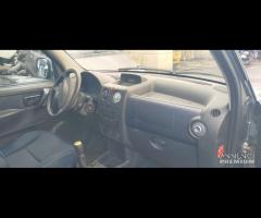 Ricambi Citroen Berlingò 1.6 D del 2006 motore 9HX