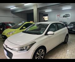Hyundai i20 1.1 CRDi 5 porte Style optional - 3