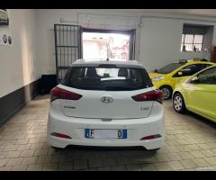 Hyundai i20 1.1 CRDi 5 porte Style optional - 20