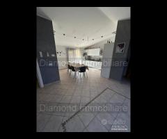 Appartamento ristrutturato con garage a Mascali