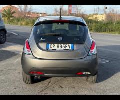 Lancia Ypsilon 1.0 FireFly 5 porte Hybrid Silver P - 10