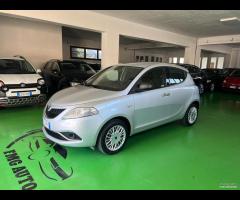 Lancia Ypsilon 1.2 69 CV 5 porte Silver - 1