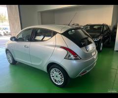 Lancia Ypsilon 1.2 69 CV 5 porte Silver - 4