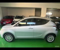 Lancia Ypsilon 1.2 69 CV 5 porte Silver - 5