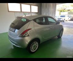 Lancia Ypsilon 1.2 69 CV 5 porte Silver - 14