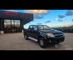 Toyota Hilux 3.0 D-4D 4WD 4p. Double Cab SR