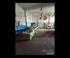 Locale commerciale e deposito ad Aci Catena