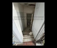 Locale commerciale e deposito ad Aci Catena - 6