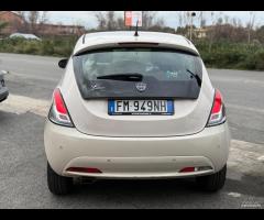 Lancia Ypsilon 1.2 69cv 5 porte Gold - 12