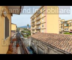 Casa singola con 2 terrazze e cortile a Riposto - 15