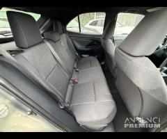 Toyota Yaris Cross 1.5 Hybrid 5p. E-CVT AWD-i Loun - 19