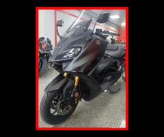 YAMAHA T-MAX 560 TECHMAX+PROMO CASCO+PERMUTE+ RATE