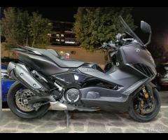 YAMAHA T-MAX 560 TECHMAX+PROMO CASCO+PERMUTE+ RATE