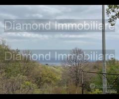 Casetta panoramica con terreno a Milo - 10