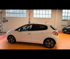 Peugeot 208 PureTech 82 5 porte Allure