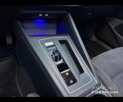 Volkswagen Golf 2.0 TDI 150 CV DSG R-Line - 17