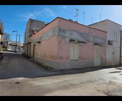 Tre Fontane casa indipendente a 50 metri dalla Pi