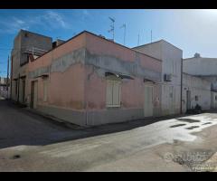 Tre Fontane casa indipendente a 50 metri dalla Pi