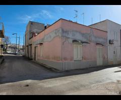 Tre Fontane casa indipendente a 50 metri dalla Pi