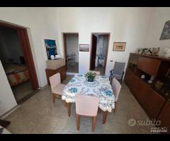 Tre Fontane casa indipendente a 50 metri dalla Pi