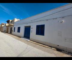 Tre Fontane casa indipendente a 50 metri dal mare