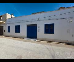 Tre Fontane casa indipendente a 50 metri dal mare