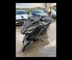 Yamaha T Max 560 Akrapovic 2023