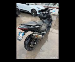 Yamaha T Max 560 Akrapovic 2023