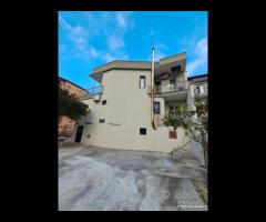 Villa indipendente su 3 livelli a Qualiano