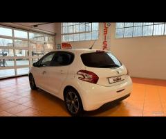 Peugeot 208 PureTech 82 5 porte Allure
