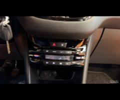 Peugeot 208 PureTech 82 5 porte Allure - 8