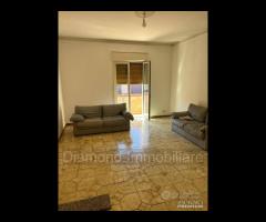 Appartamento con terrazza ad Aci Catena