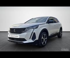 Peugeot 3008 EAT8 Allure Pack in arrivo bianco per