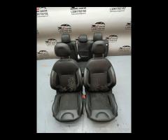 SET SEDILI IN TESSUTO \\ PELLE NERA PEUGEOT 208 20 - 18
