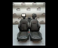 SET SEDILI IN TESSUTO \\ PELLE NERA PEUGEOT 208 20 - 23