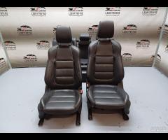 SET SEDILI IN PELLE NERA CUCITURA ROSSA MAZDA CX5