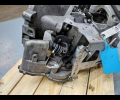 CAMBIO SEMI AUTOMATICO 5M PEUGEOT 208 2014 1.4D DV - 15