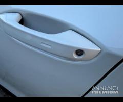 Volkswagen Golf DSG 265cv GTI - 12