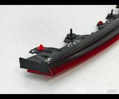 FARO FANALE STOP FRENO POSTERIORE CENTRALE TOYOTA - 24